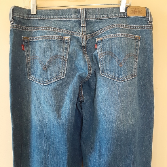 Women's Levi's 505 Straight Jeans - Picture 5 of 8